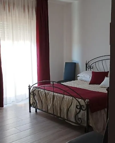 Casa Giulia 住宿加早餐酒店 Salemi